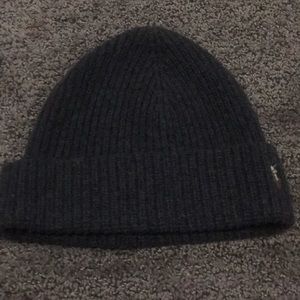 Gray polo Toque